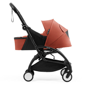 Stokke YOYO5 Newborn Pack - Berry lifestyle view
