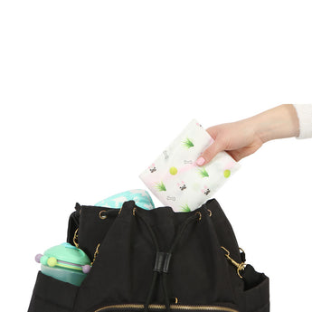 Melii Fold Up Bib with scoop White & Pink Bulldog 2 pcs