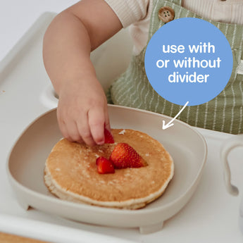 b.box 2 in 1 suction plate | Strong suction base | Removable divider to age up | Grows with your child | Curved sides for easy scooping | Dishwasher Safe | From 6m+